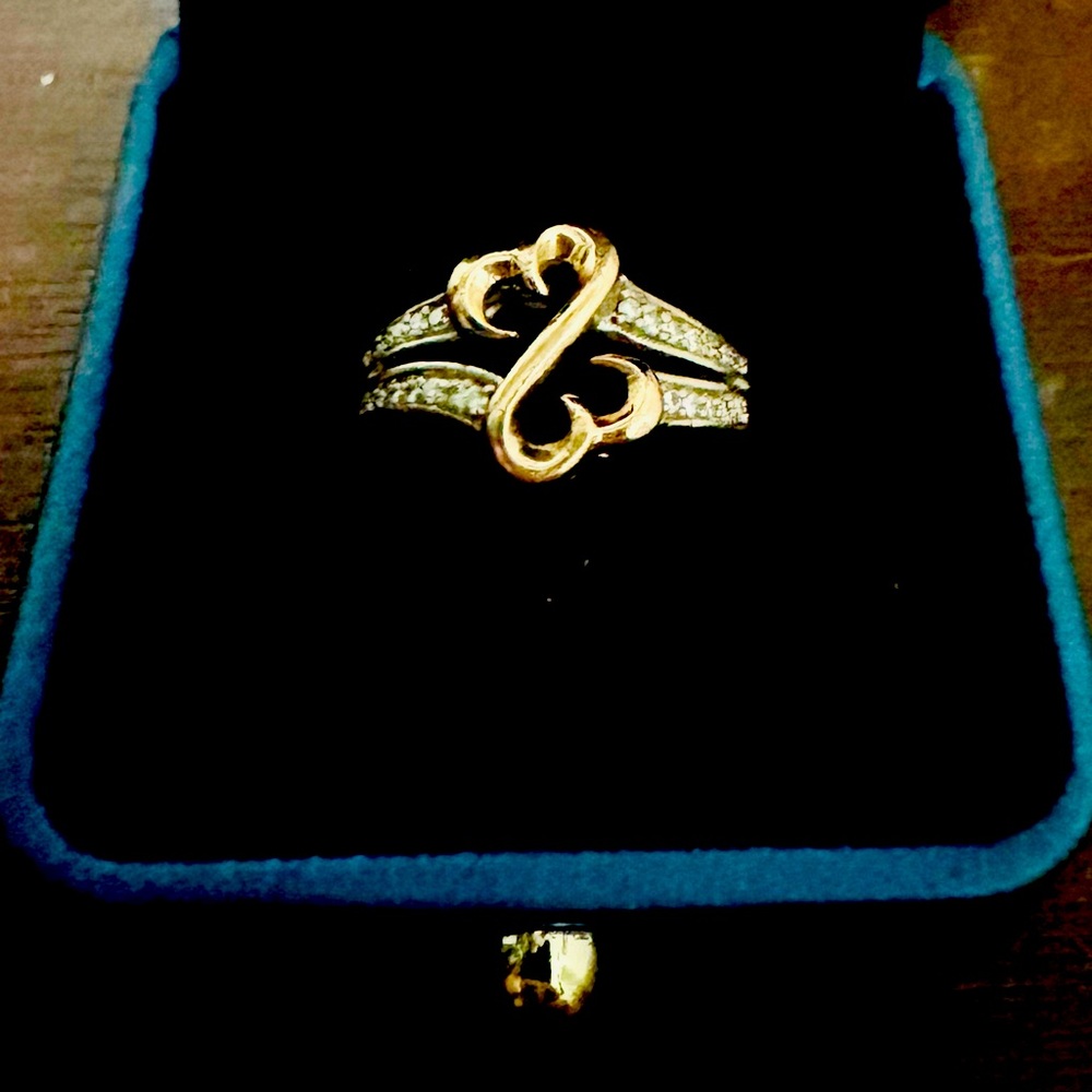 Elegant Gold and Silver Women's Ring